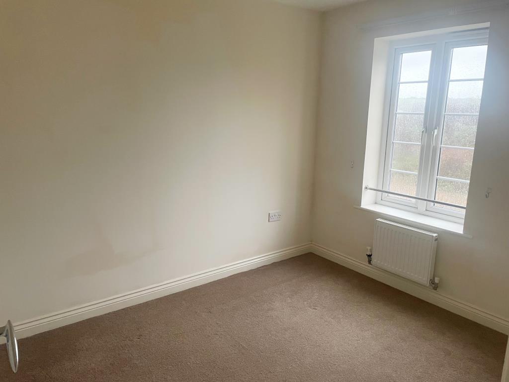 Lot: 73 - SUBSTANTIAL SEMI-DETACHED HOUSE - Further bedroom
